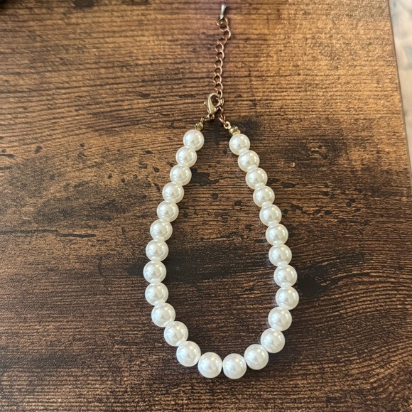 Jewelry - 3/$15 Elegant White Faux Pearl Costume Bracelet